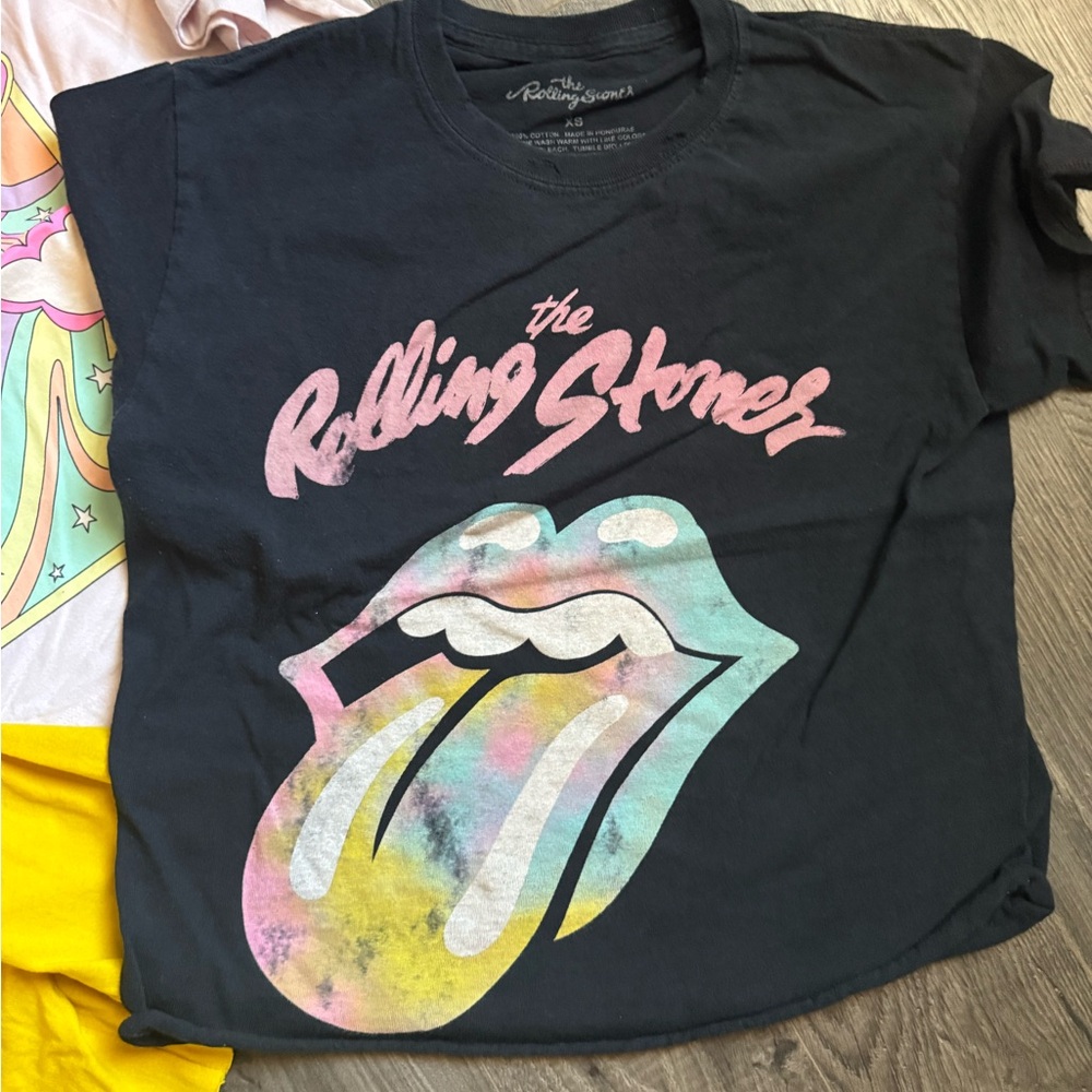 Women’s Graphic Tee Bundle - Various Sizes - Picture 5 of 5